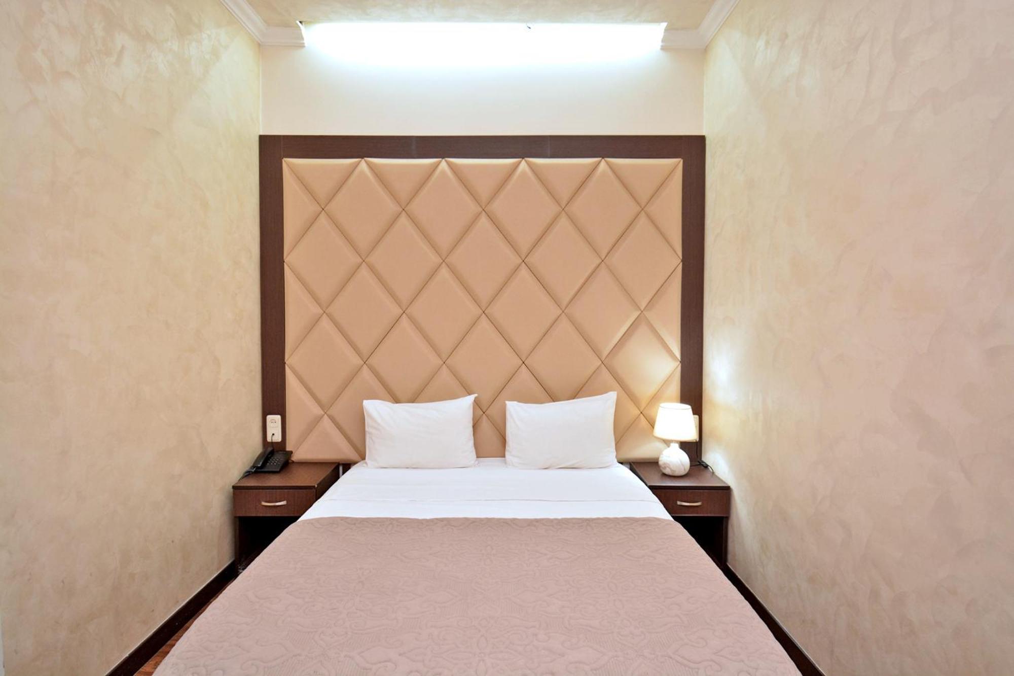 Hotel Partiez 耶烈万 外观 照片