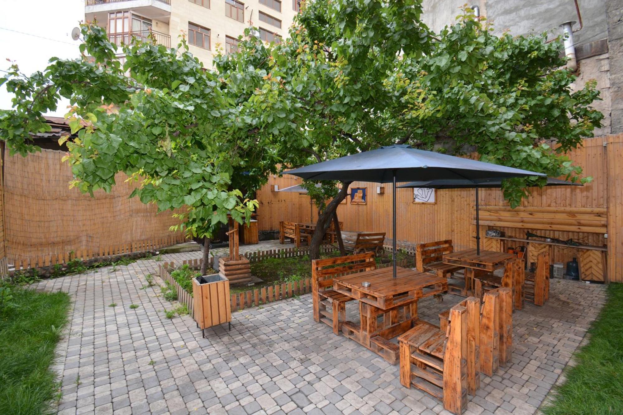 Hotel Partiez 耶烈万 外观 照片