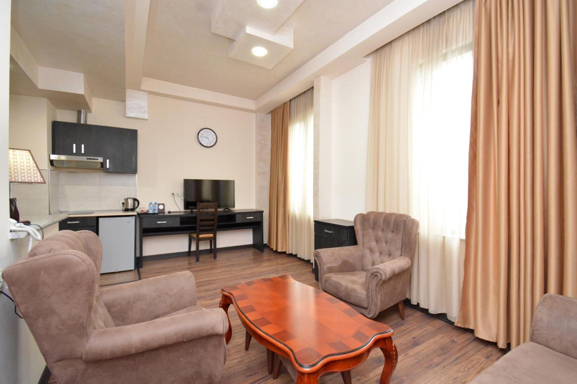 Hotel Partiez 耶烈万 外观 照片