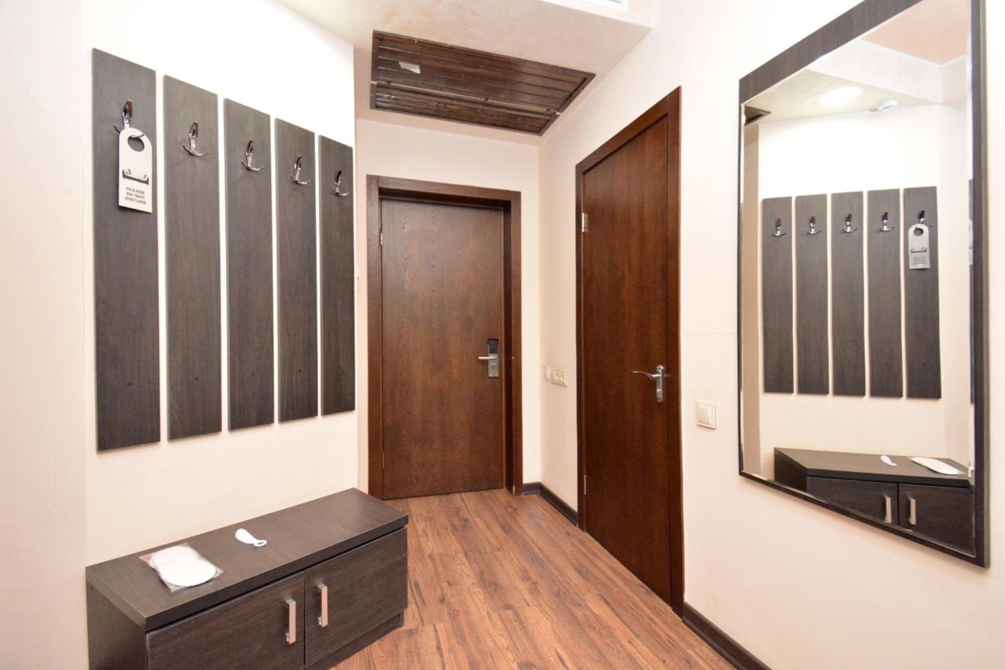 Hotel Partiez 耶烈万 外观 照片
